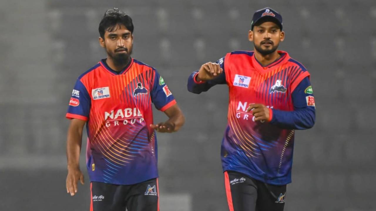 Tanzim Hasan Sakib celebrates a wicket with Najmul Hossain Shanto, Noakhali Express vs Rajshahi Warriors, BPL, Sylhet, December 29, 2025