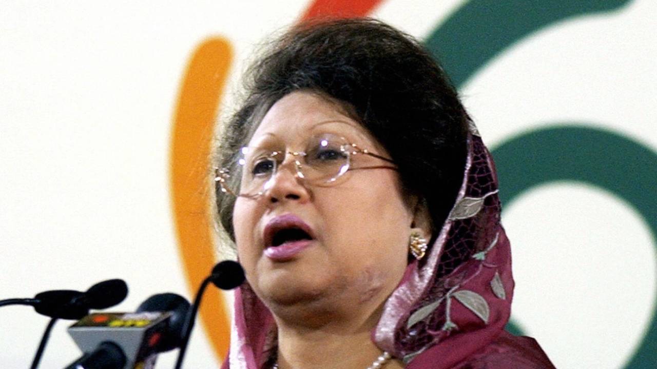 Khaleda Zia addresses the opening ceremony of the Under-19 World Cup, Dhaka, February 10, 2004