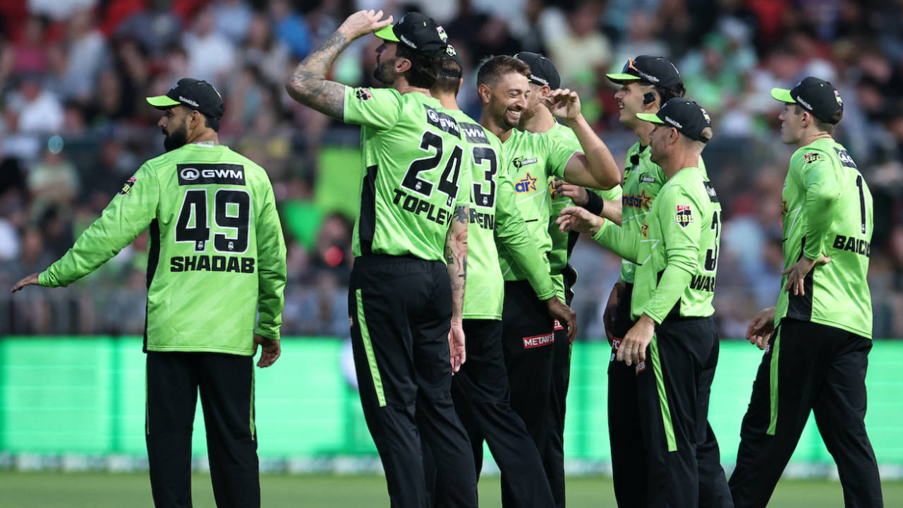 Daniel Sams dismissed Josh Inglis with the short ball, Perth Scorchers vs Sydney Thunder, BBL, Sydney, December 30, 2025
