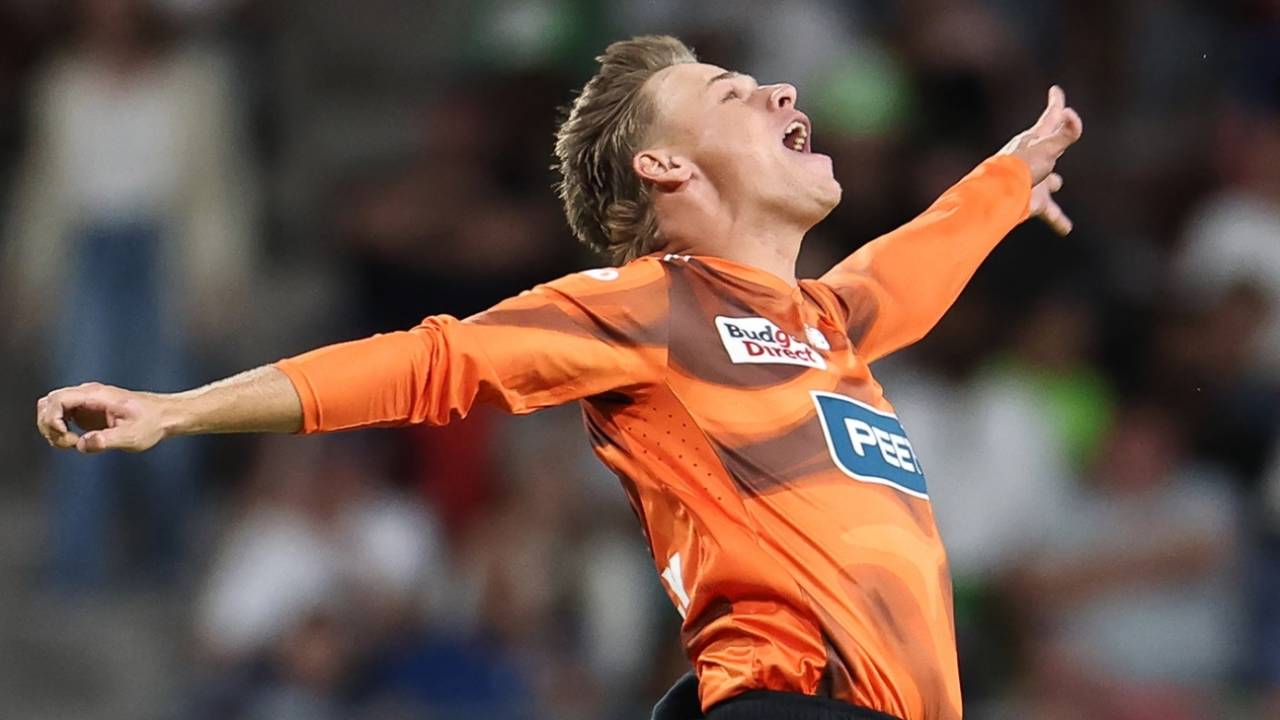 Cooper Connolly struck twice in two balls, Perth Scorchers vs Sydney Thunder, BBL, Sydney, December 30, 2025