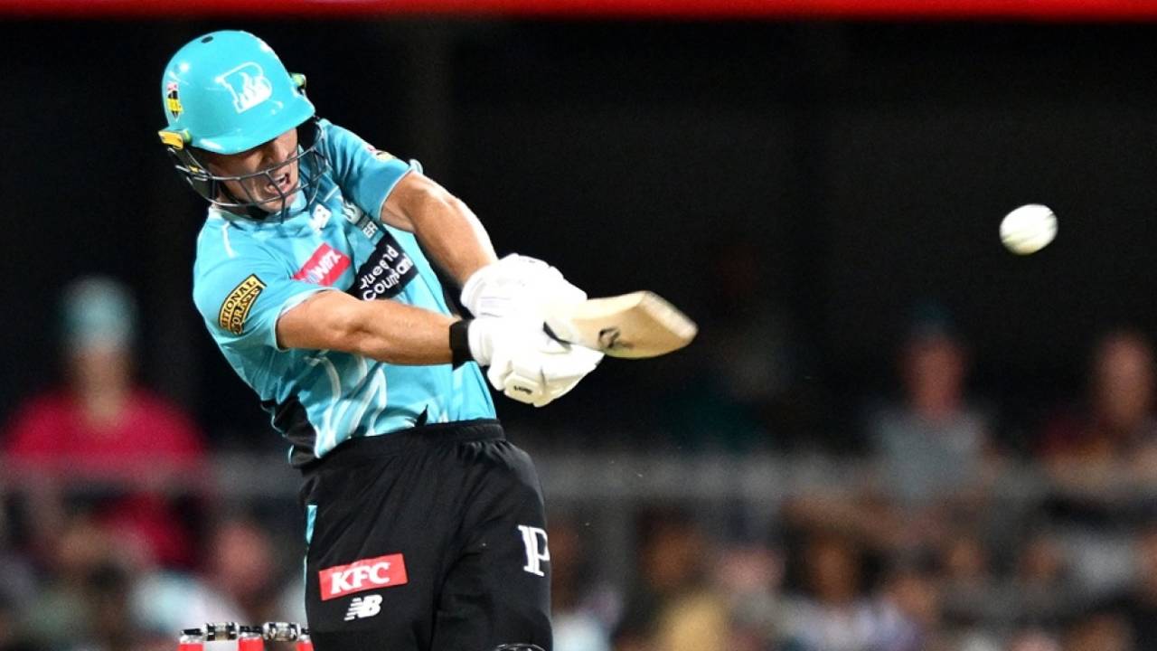 Nathan McSweeney on the charge, Brisbane Heat vs Melbourne Stars, Big Bash League, Brisbane, January 2, 2026