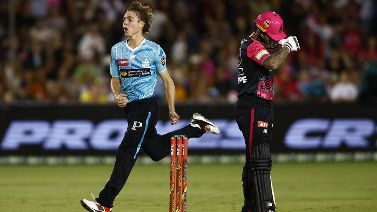Oli Patterson gets rid of Josh Philippe, Sydney Sixers vs Brisbane Heat, Coffs Harbour, BBL, January 5, 2026