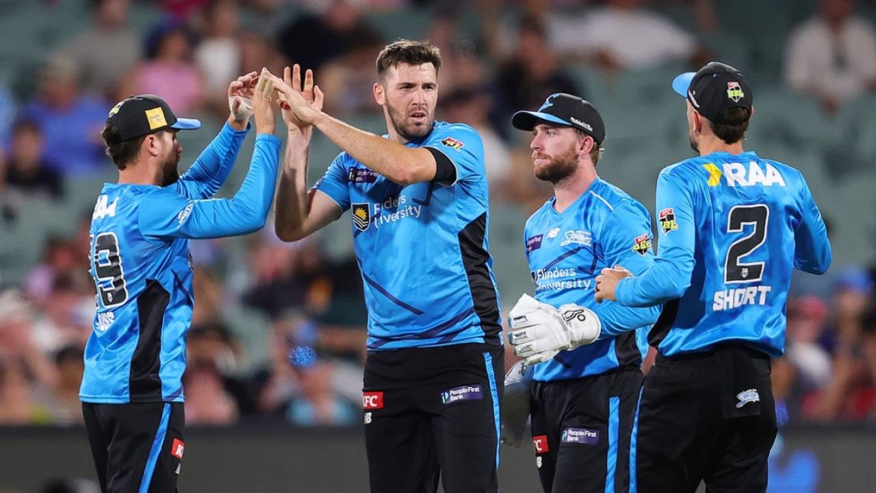 Jamie Overton celebrates after getting rid of Matthew Gilkes  Adelaide Strikers vs Sydney Thunder, BBL, Adelaide, January 6, 2026