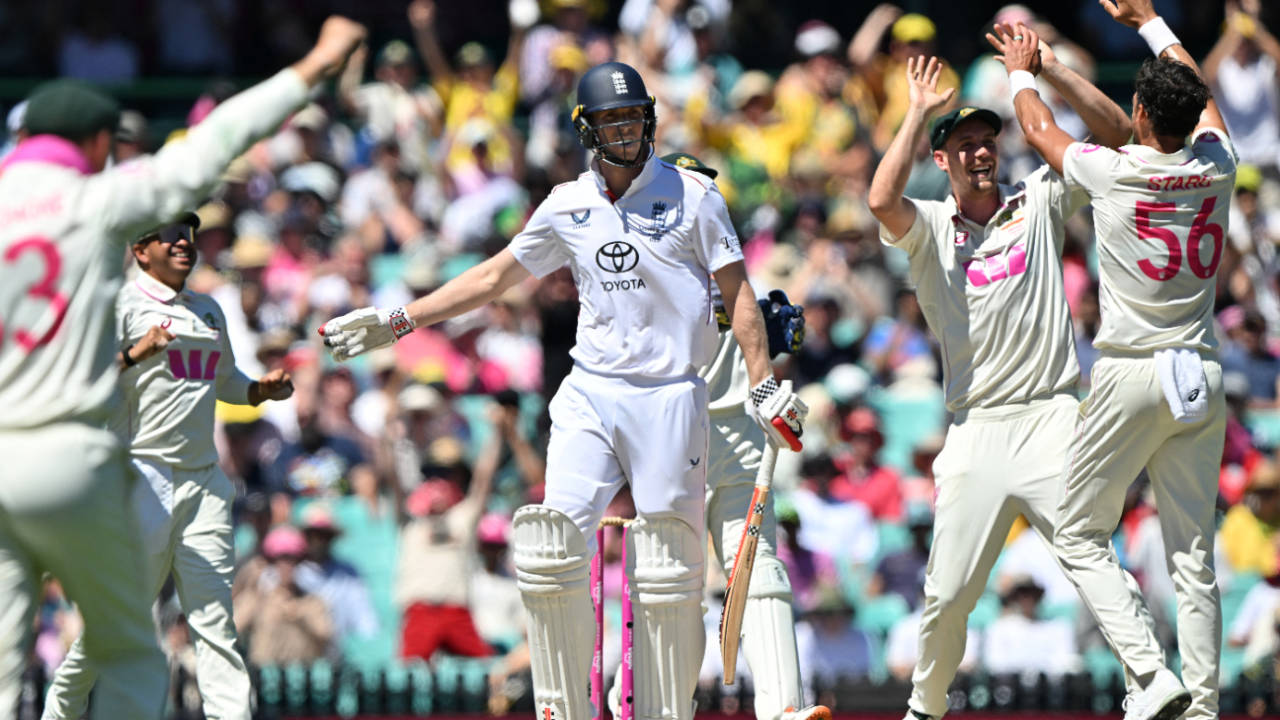 Zak Crawley offered no shot in Mitchell Starc's first over and was lbw, Australia vs England, 5th Test, Sydney, January 7, 2025