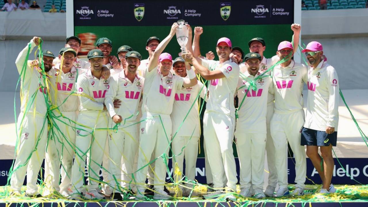 Australia celebrate with the Ashes trophy after sealing a 4-1 series win, Australia vs England, 5th Test, Sydney, January 8, 2025