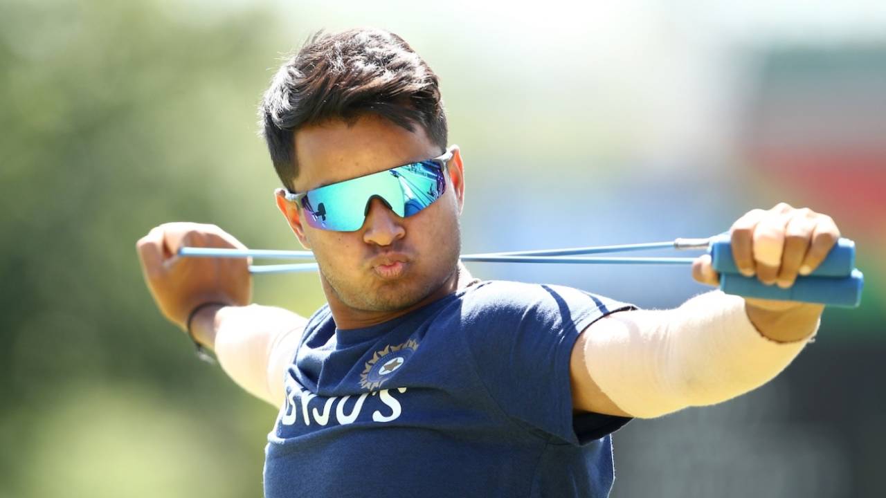 Sushant Mishra warms up, Bloemfontein, January 23, 2020