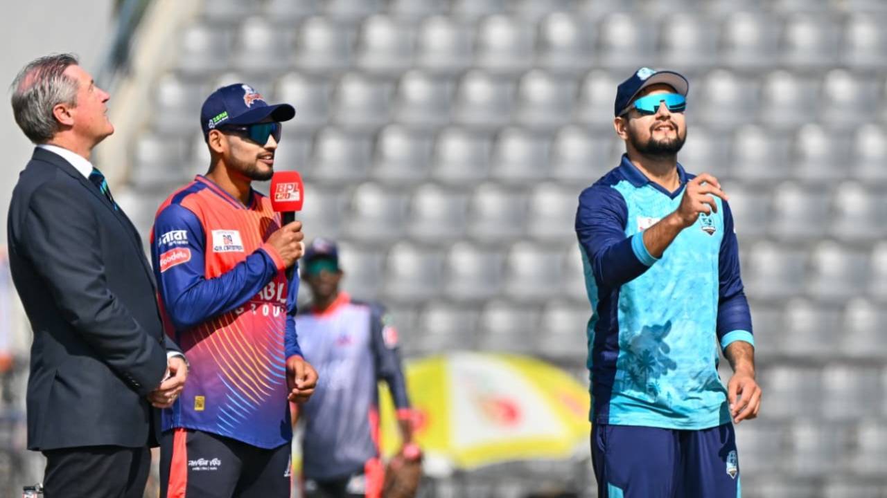Haider Ali and Najmul Hossain Shanto at the toss, Noakhali Express vs Rajshahi Warriors, BPL, Sylhet, January 8, 2026