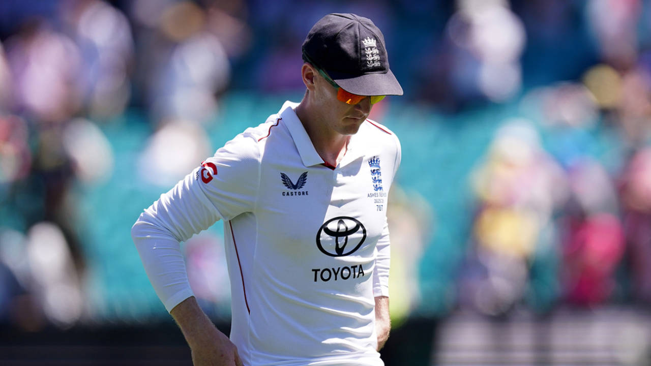Harry Brook looks dejected as England slump to a 4-1 series loss, Australia vs England, 5th Test, Sydney, January 8, 2025