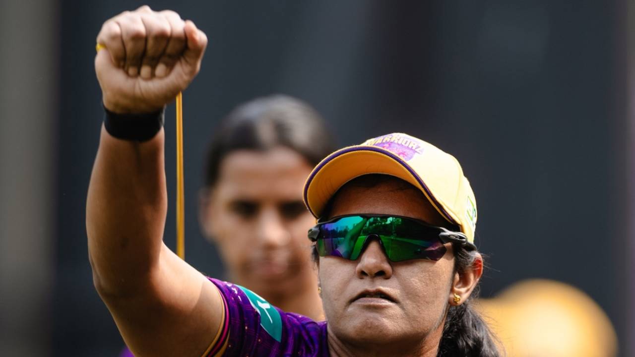 Shikha Pandey trains with UP Warriorz, WPL 2026