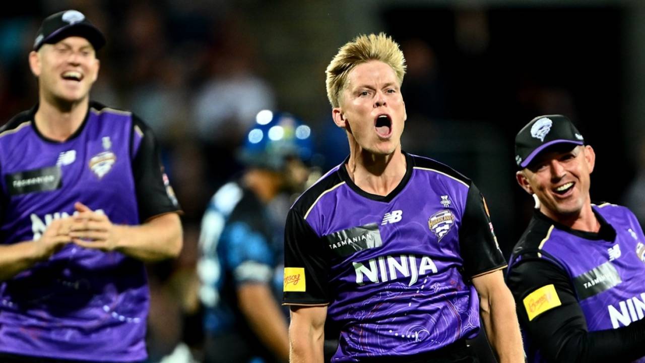 Nathan Ellis charges ahead after picking up a wicket, Hobart Hurricanes vs Adelaide Strikers, BBL 2025-26, Hobart, January 9, 2026