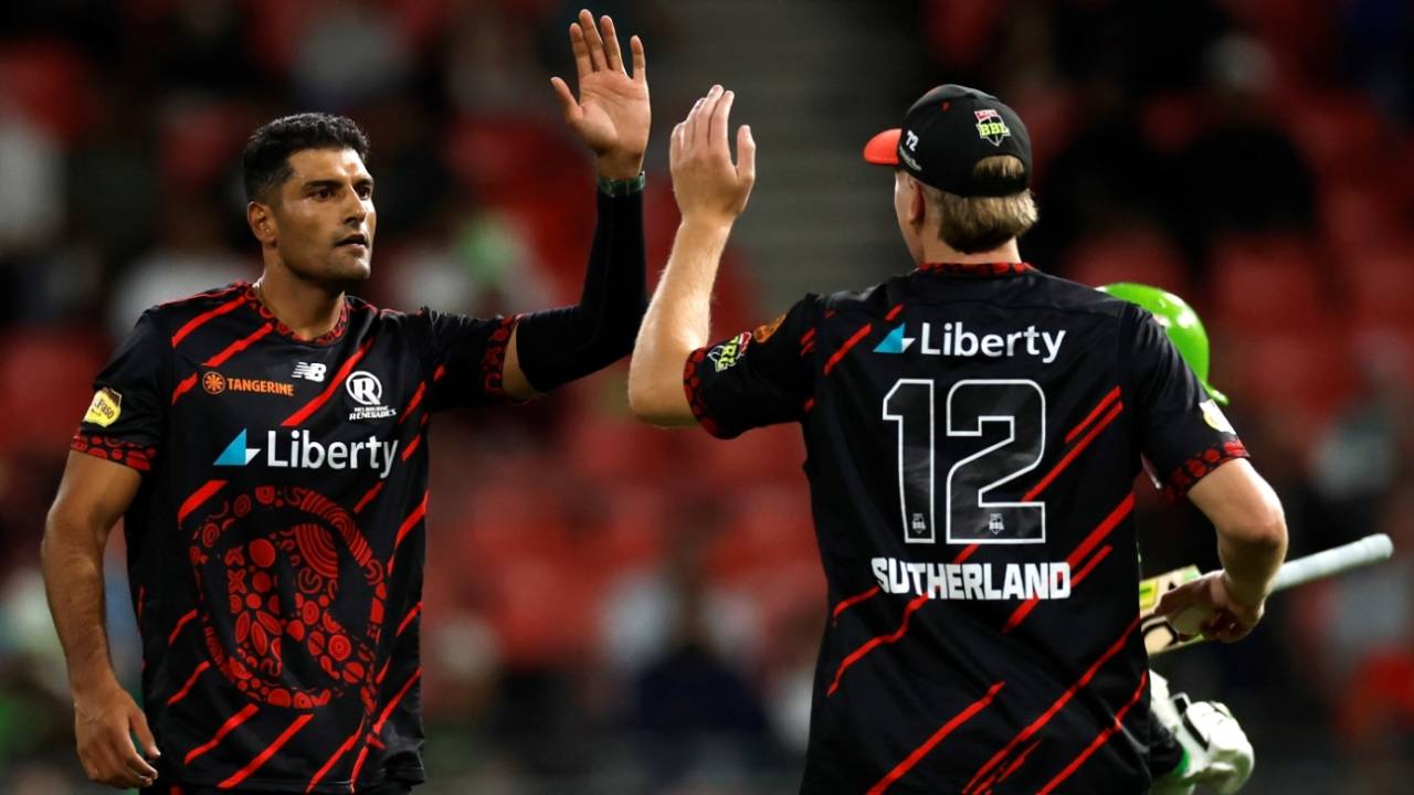 Gurinder Sandhu struck twice in quick succession, twice, Sydney Thunder vs Melbourne Renegades, BBL, Sydney, January 12, 2026