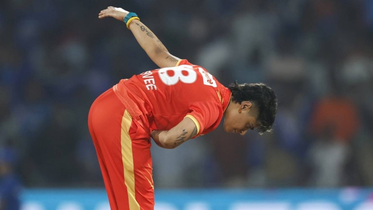 Kashvee Gautam celebrates after removing Hayley Matthews, Mumbai Indians vs Gujarat Giants, WPL, Navi Mumbai, January 13, 2026