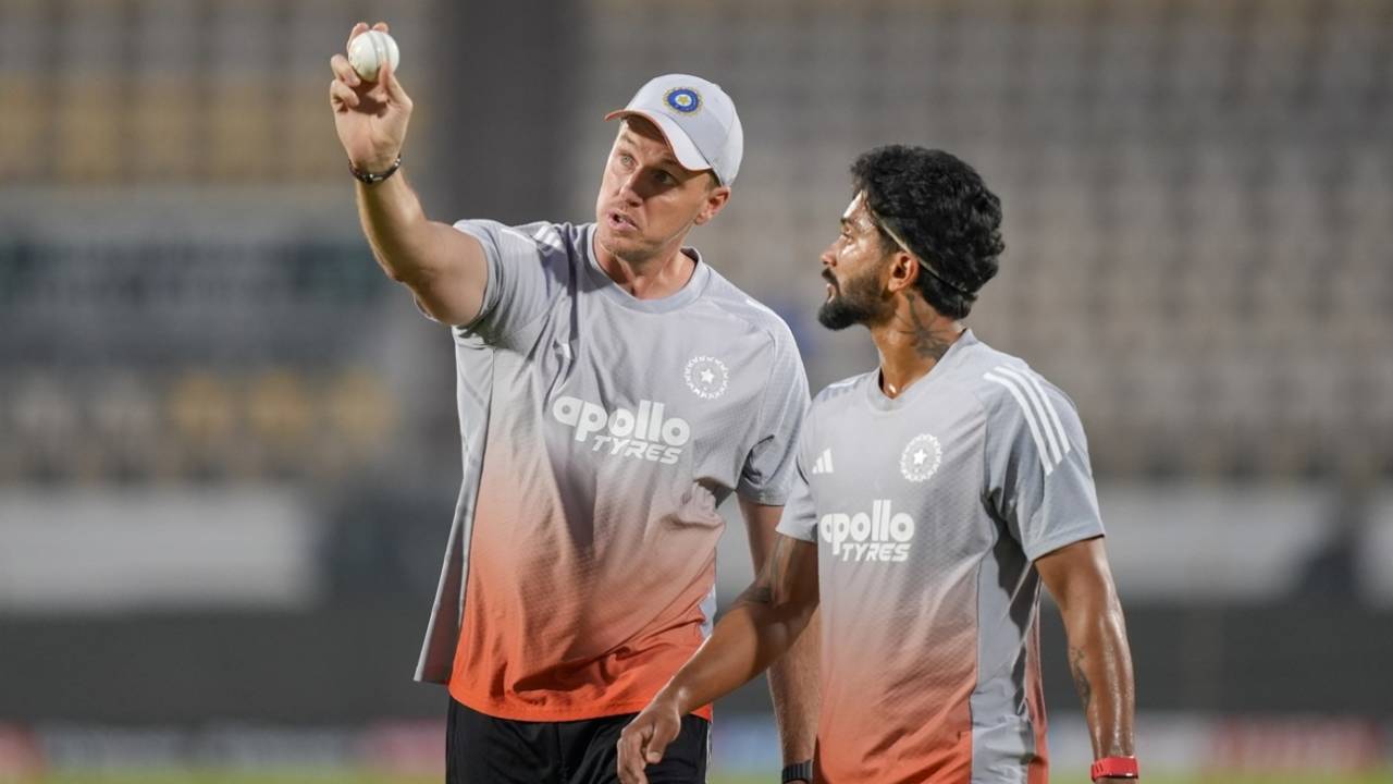 India bowling coach Morne Morkel has a chat with Nitish Reddy, Rajkot, January 13, 2026