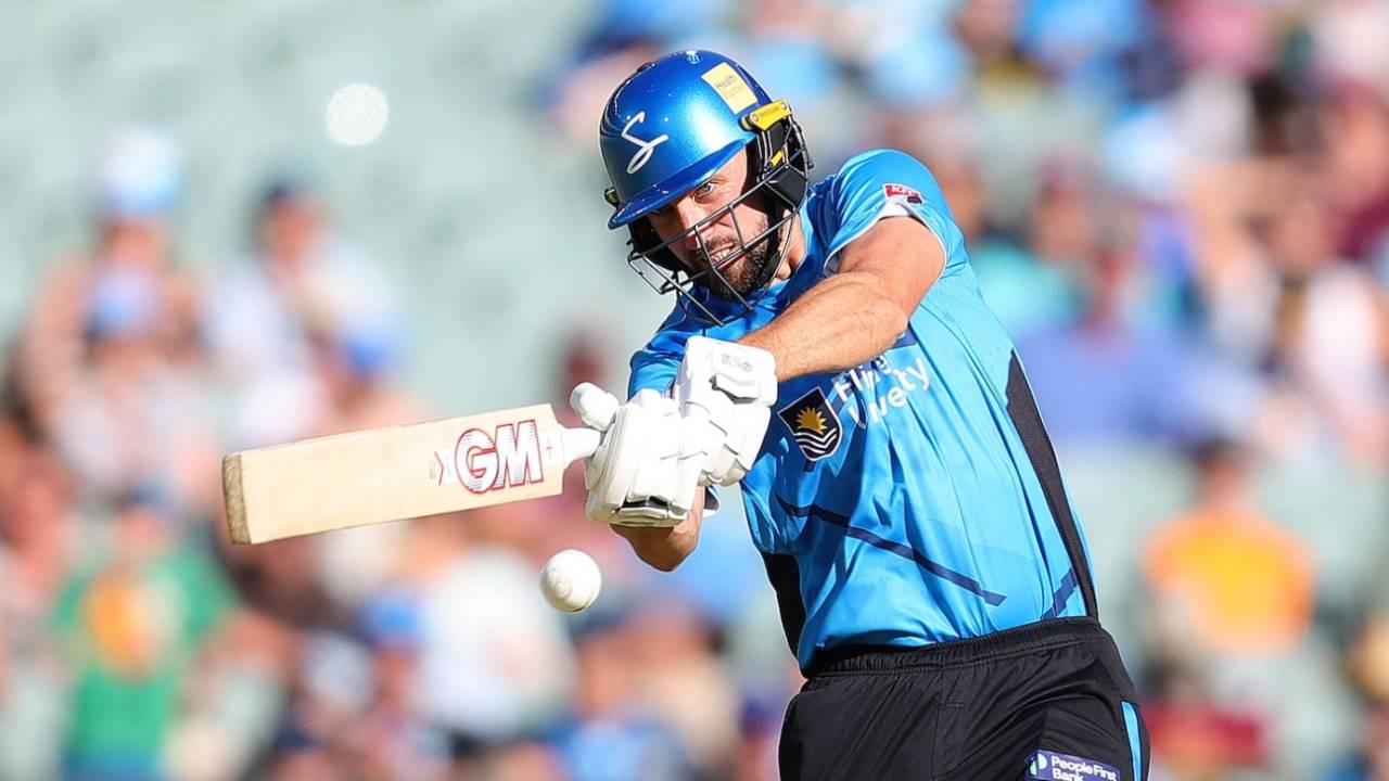 Matthew Short gives the ball a wallop, Adelaide Strikers vs Melbourne Renegades, BBL, Adelaide, January 17, 2026