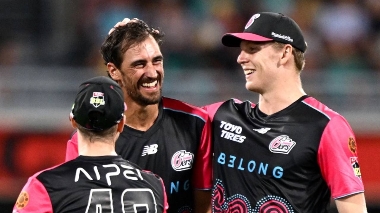 Mitchell Starc finished with four wickets, Brisbane Heat vs Sydney Sixers, BBL, Brisbane, December 18, 2025