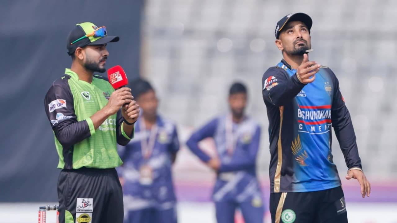 Mehidy Hasan Miraz calls as Litton Das flips the coin, Rangpur Riders vs Sylhet Titans, BPL Eliminator, Dhaka, January 20 2026