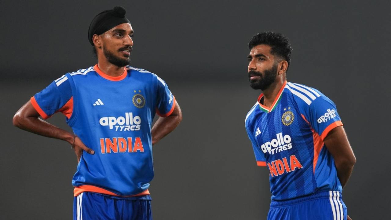 Arshdeep Singh and Jasprit Bumrah have a chat after the game, India vs New Zealand, 1st T20I, Nagpur, January 21, 2026
