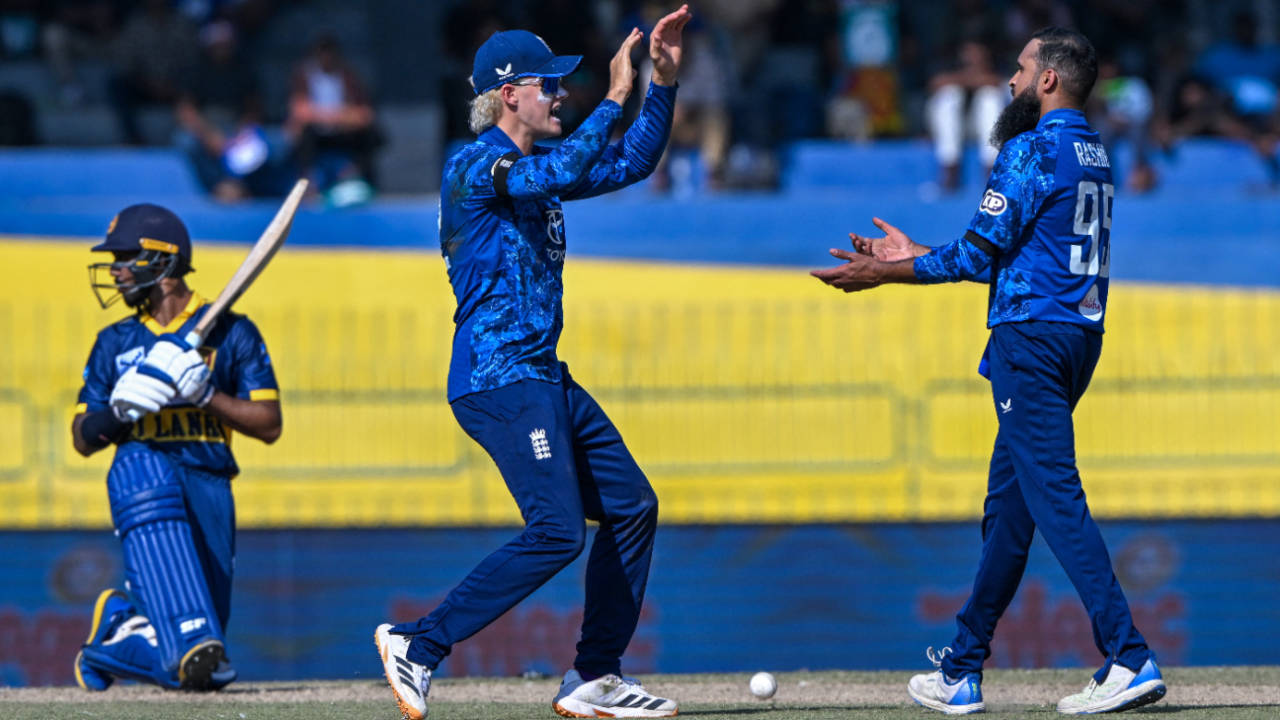 Kamil Mishara was bowled round his legs by Adil Rashid, Sri Lanka vs England, 1st ODI, Colombo, January 22, 2026
