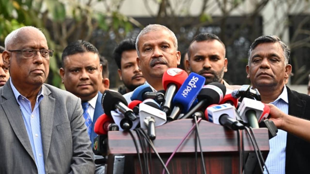 Bangladesh sports adviser Asif Nazrul addresses the media, Dhaka, January 22, 2026
