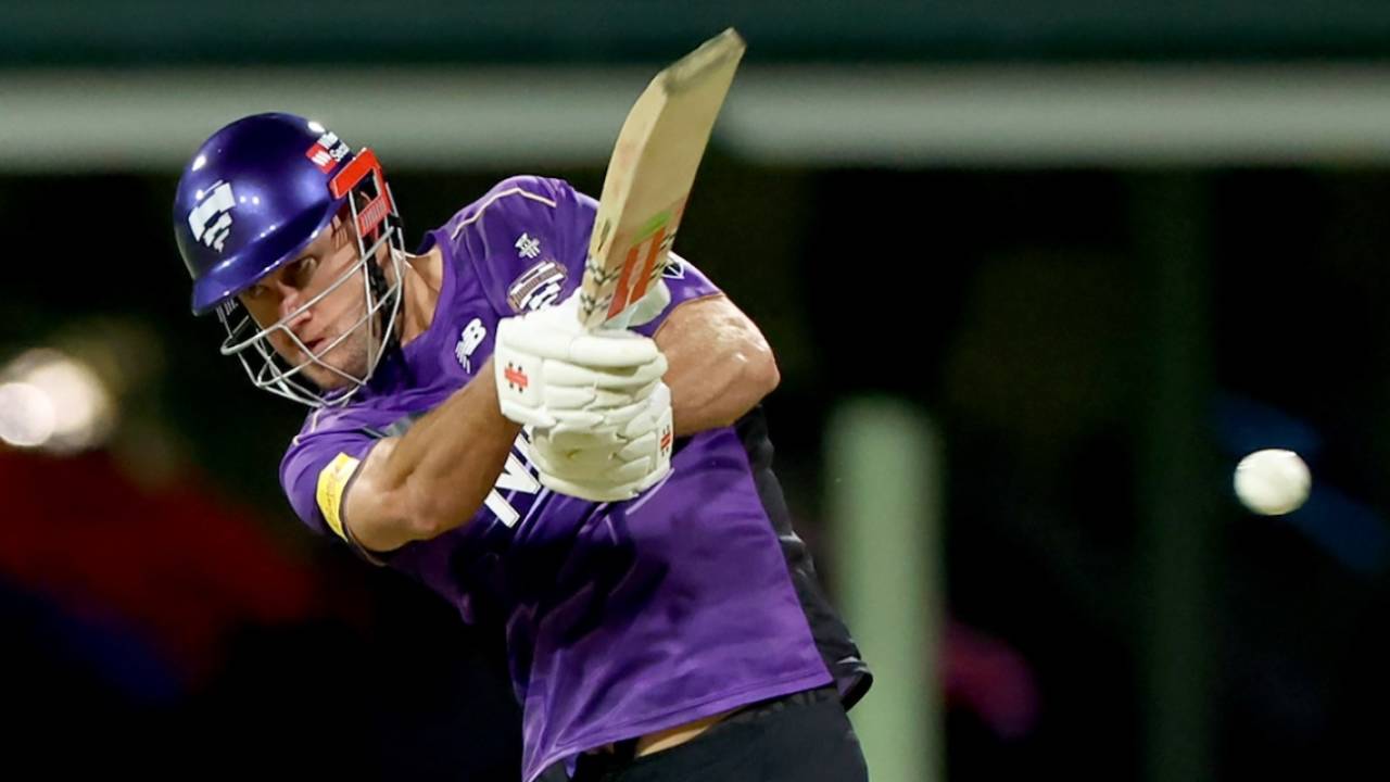 Beau Webster swings the ball away, Hobart Hurricanes vs Sydney Sixers, BBL Challengers, Sydney, December 23, 2025