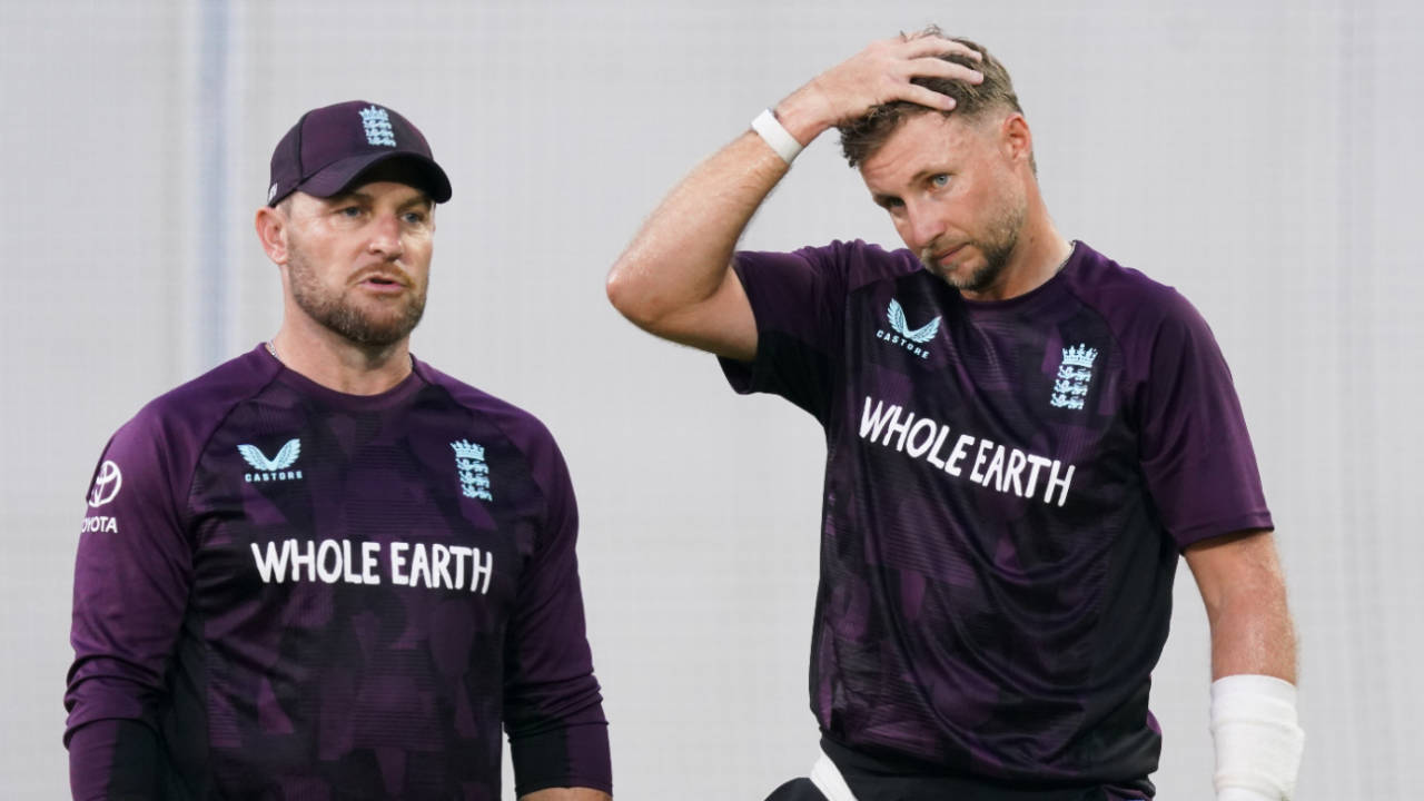 Brendon McCullum and Joe Root in discussion during training in Brisbane, Australia vs England, 2nd Test, Brisbane, December 1,  2025