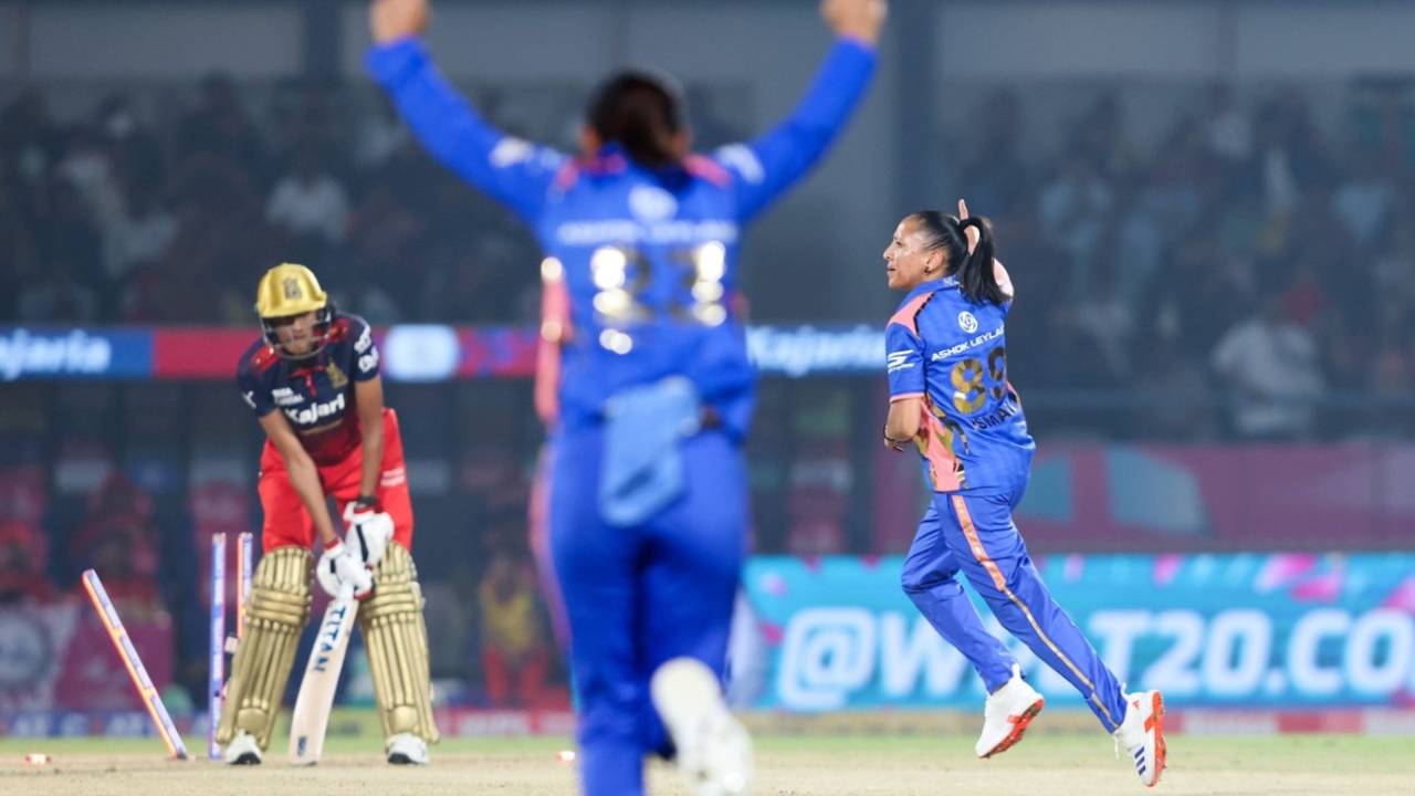Shabnim Ismail celebrates a wicket, Mumbai Indians vs Royal Challengers Bengaluru, WPL 2026, Vadodara, January 26, 2026