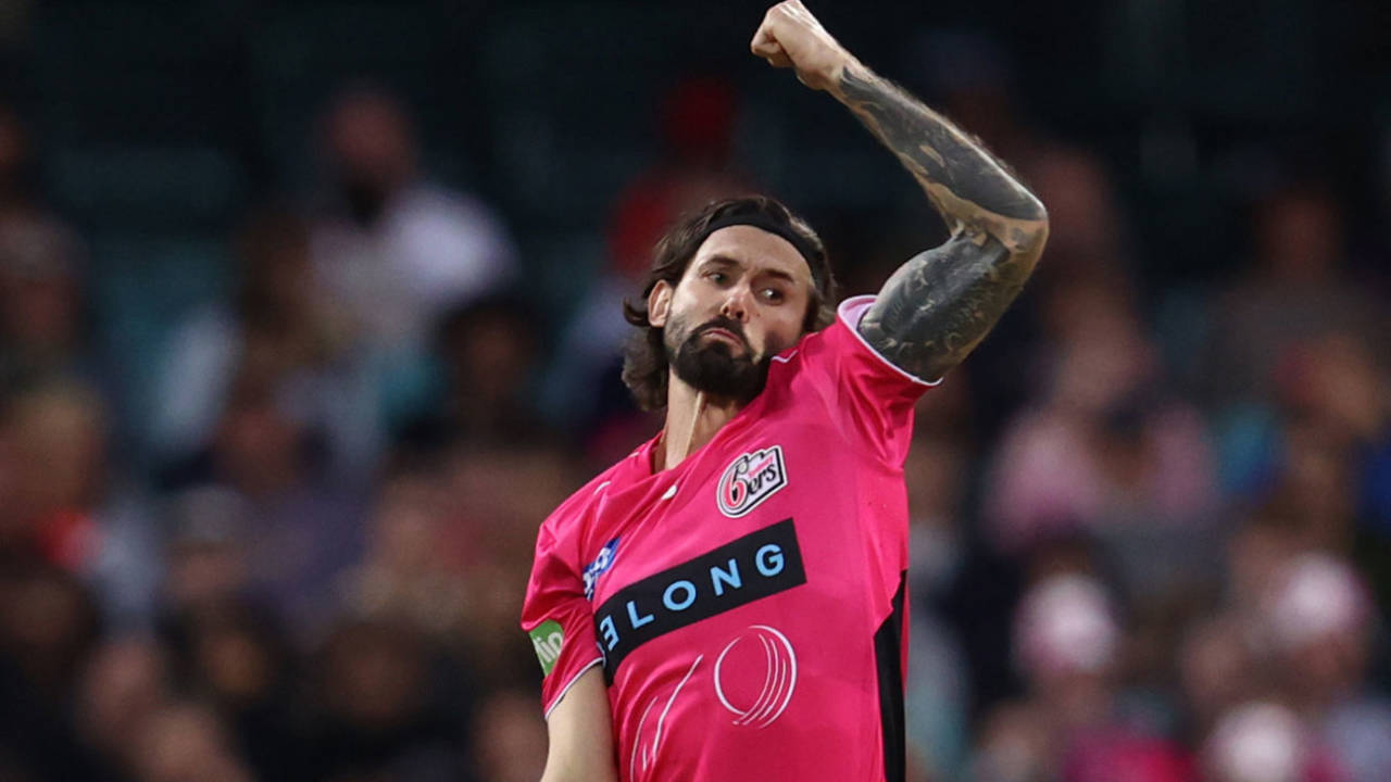Kane Richardson in his delivery stride, Sydney Sixers vs Melbourne Stars, BBL, SCG, December 26, 2025