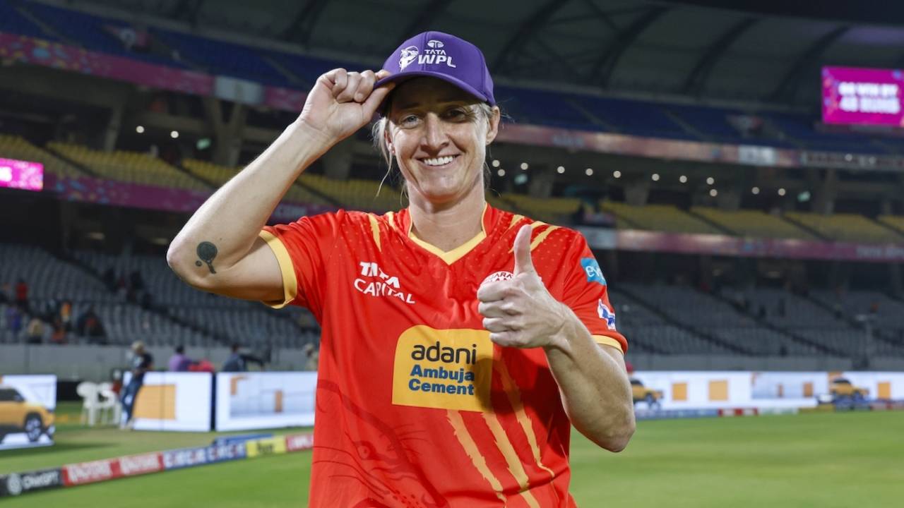 Sophie Devine shows off her purple cap, Gujarat Giants vs Delhi Capitals, WPL, Vadodara, January 27, 2026