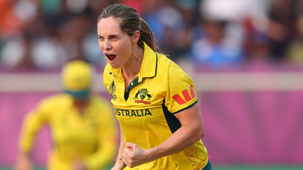 Sophie Molineux celebrates a wicket, India vs Australia, ODI World Cup, Visakhapatnam, October 12, 2025