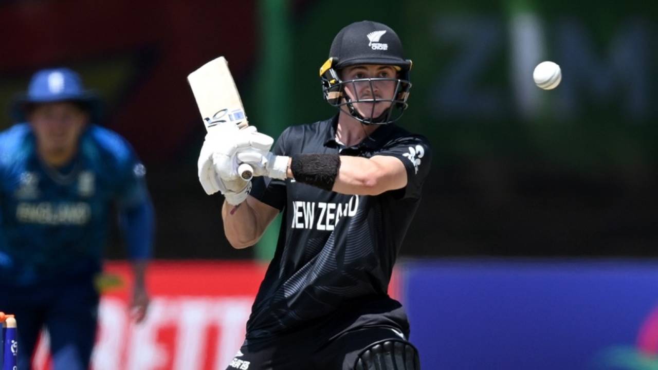 Hugo Bogue takes on a short ball, England vs New Zealand, Under-19 World Cup, Bulawayo, January 30, 2026