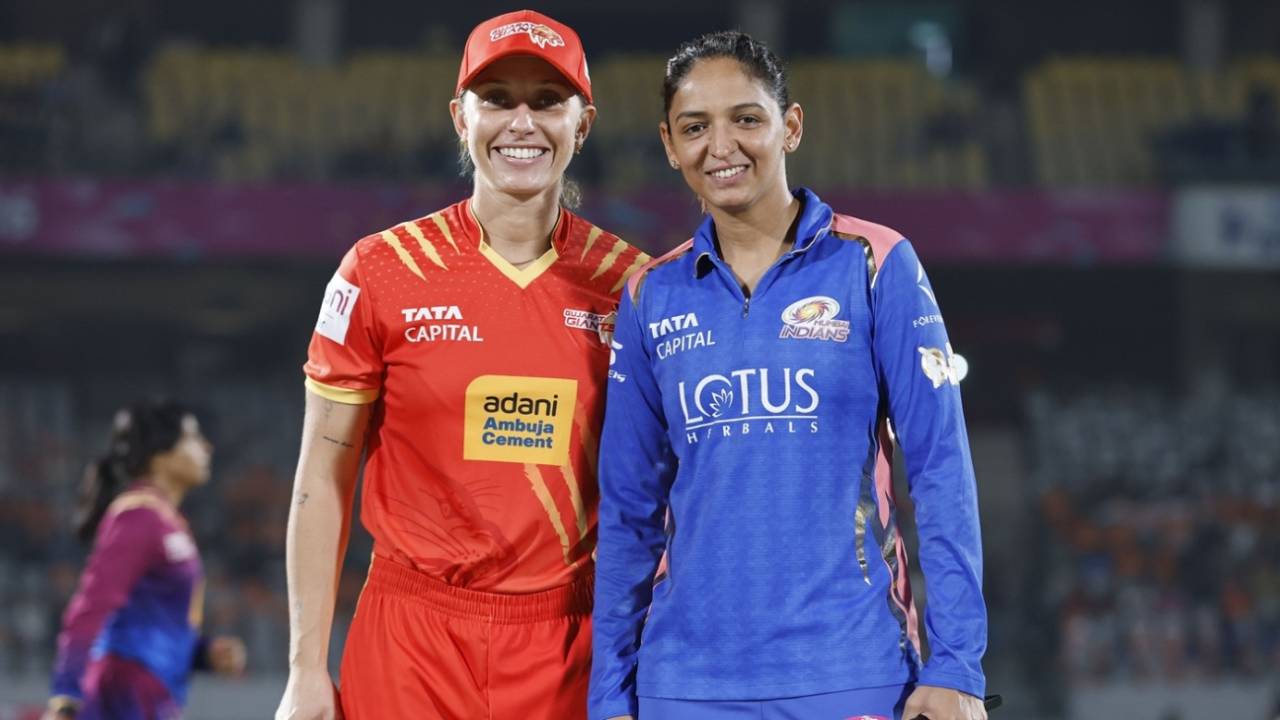 Ashleigh Gardner and Harmanpreet Kaur pose before the toss, Gujarat Giants vs Mumbai Indians, WPL, Vadodara, January 30, 2026