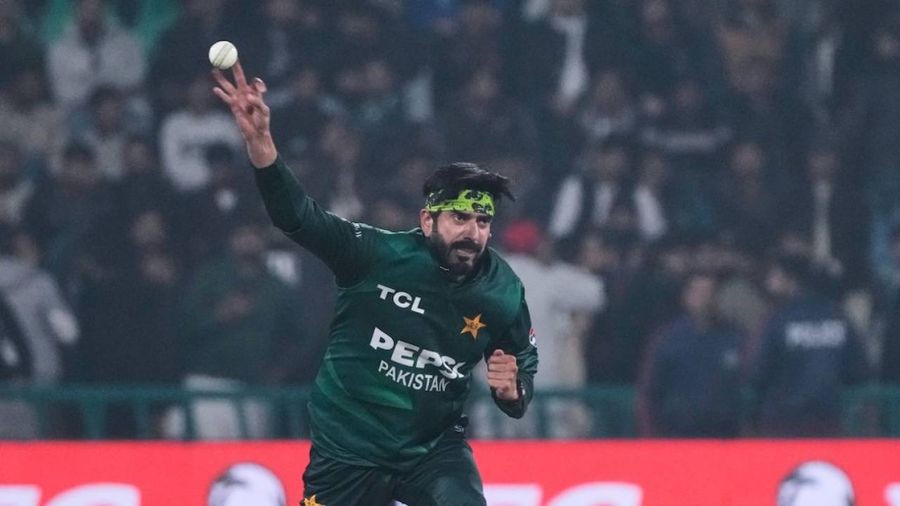 Usman Tariq sends down a delivery, Pakistan vs Australia, 2nd T20I, Lahore, January 31, 2026
