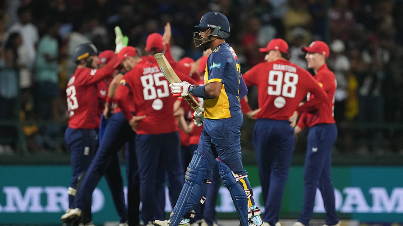 Dasun Shanaka trudges off, Sri Lanka vs England, 3rd T20I, Pallekele, February 3, 2026