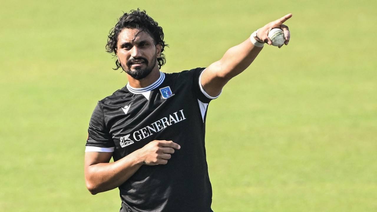 Jaspreet Singh gets ready to bowl, Italy vs Scotland, Men's T20 World Cup, Kolkata, February 8, 2026