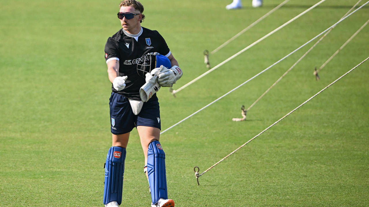 Gian-Piero Meade dons the wicketkeeping gloves at Italy training, Italy vs Scotland, Men's T20 World Cup, Kolkata, February 8, 2026