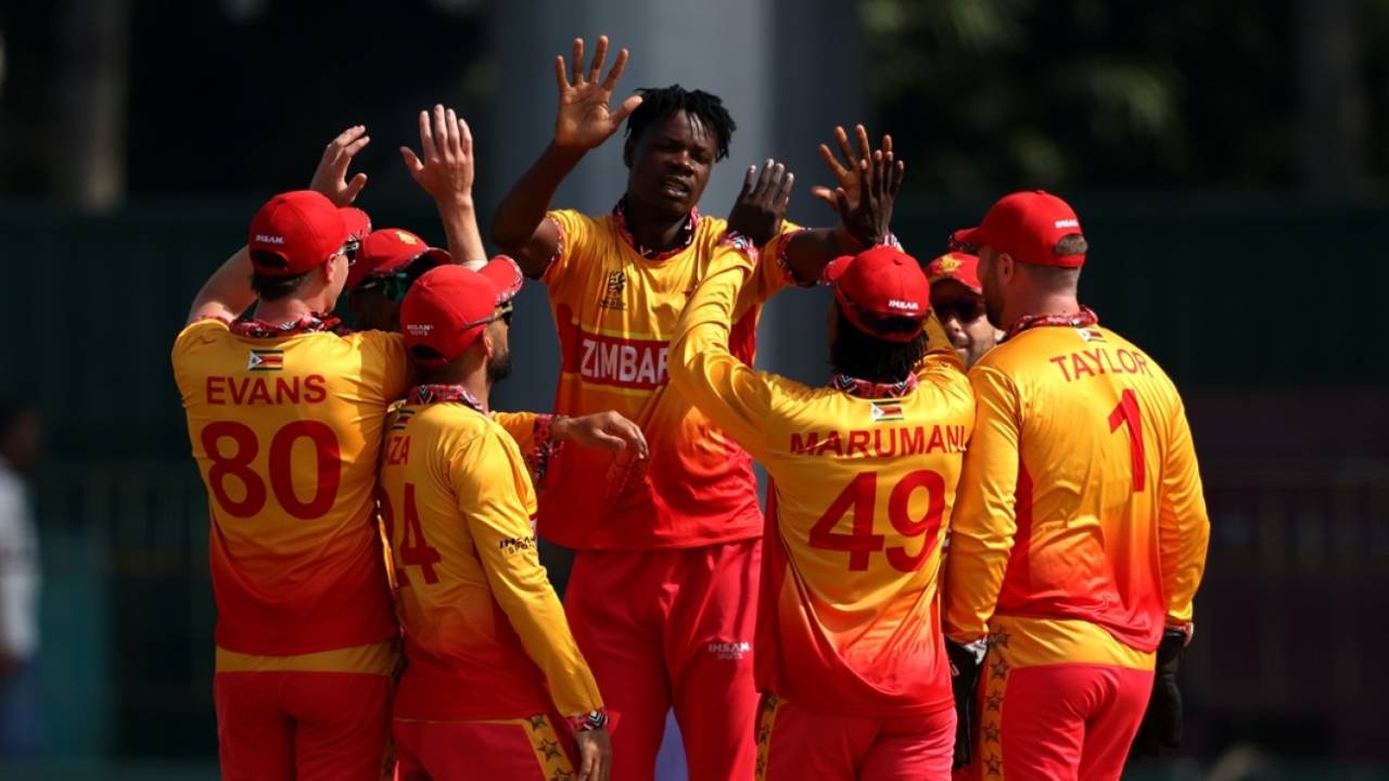 Blessing Muzarabani picked up three wickets in his first two overs, Oman vs Zimbabwe, T20 World Cup, Colombo, February 9, 2026