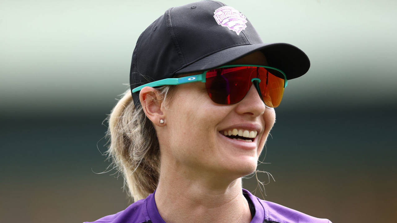 Nicola Carey smiles during warm-ups, Hobart Hurricanes vs Brisbane Heat, Spring Challenge, North Sydney Oval, October 26, 2025