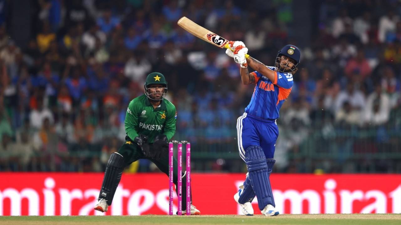 Ishan Kishan goes over the in-field, India vs Pakistan, Men's T20 World Cup, Colombo, February 15, 2026