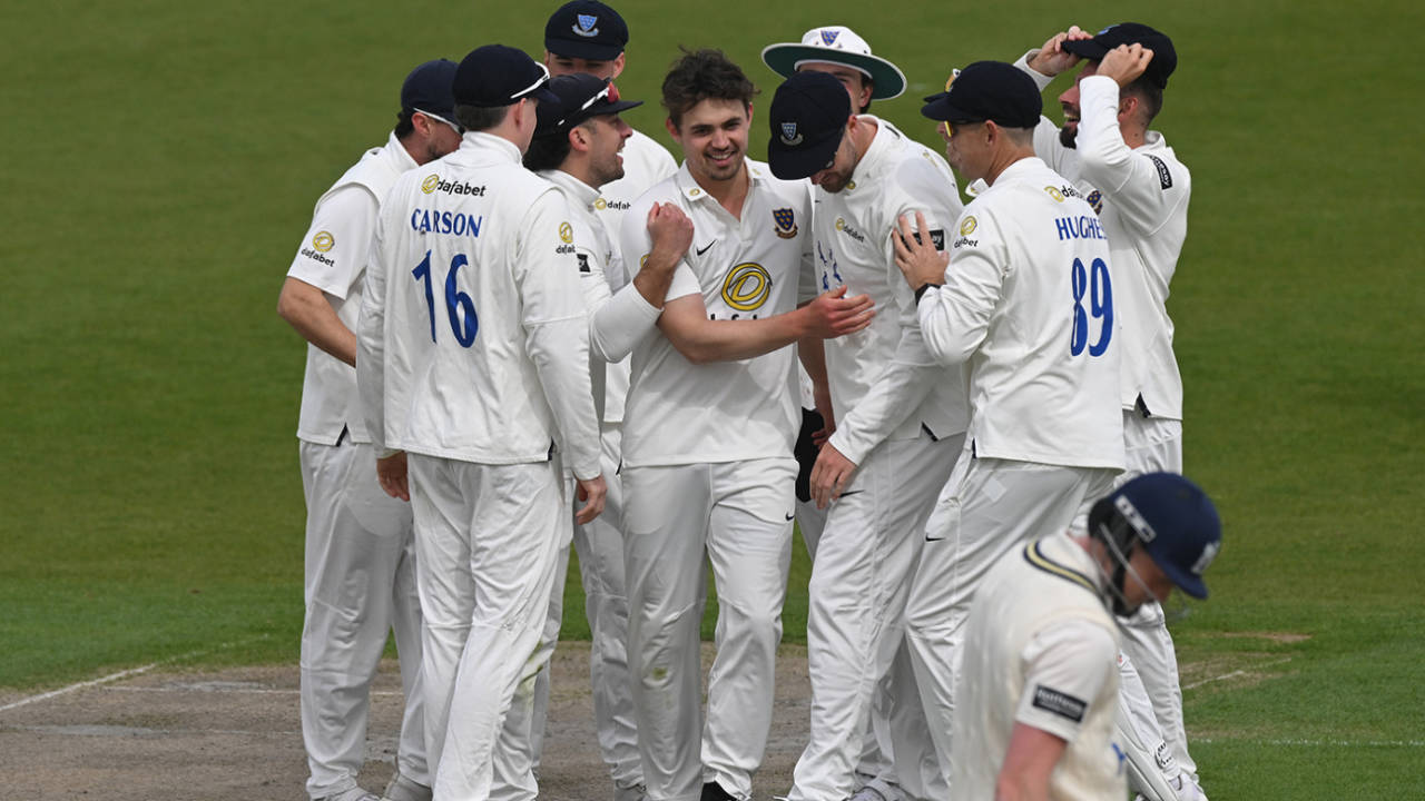 Tom Price picked up his first Sussex wickets, Sussex vs Warwickshire, County Championship, Division One, Hove, April 10, 2026