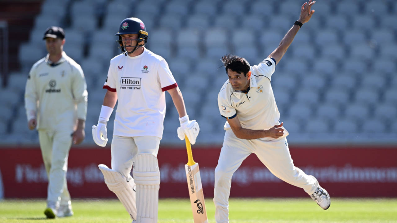 Mohammad Abbas helped polish off the Lancashire innings, Lancashire vs Derbyshire, County Championship, Old Trafford, April 13, 2026