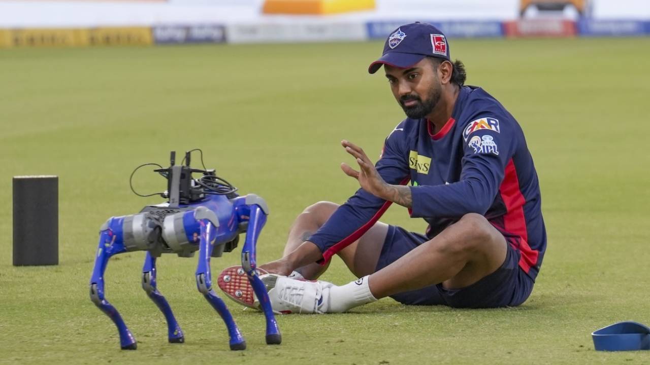 KL Rahul says hello to Champak, Delhi Capitals vs Kolkata Knight Riders, IPL 2026, Delhi, May 8, 2026