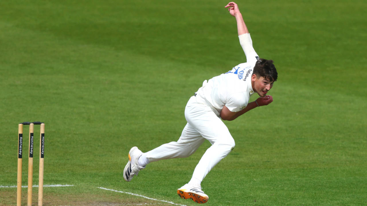 Henry Crocombe lets one fly, Sussex vs Leicestershire, County Championship, Division One, Hove, May 8, 2026