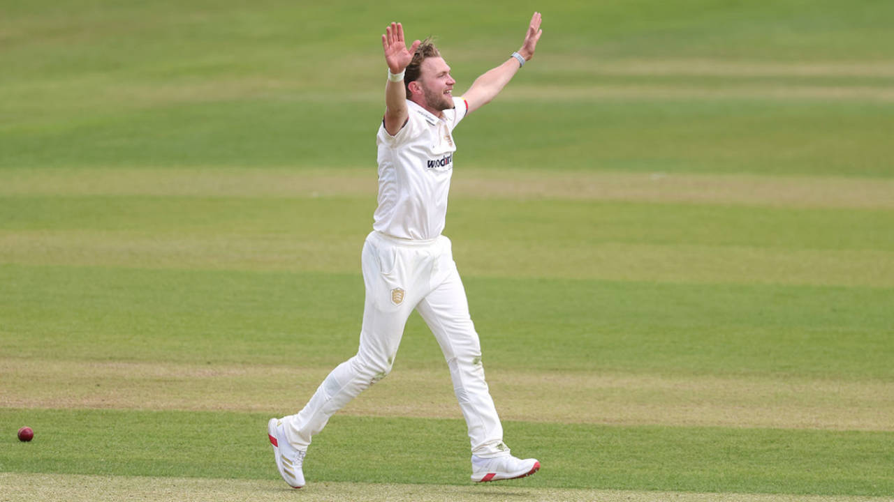 Sam Cook goes up in appeal, Essex vs Leicestershire, County Championship, Division One, Chelmsford, May 15, 2026