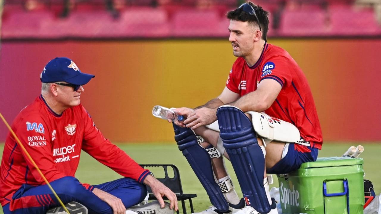 Tom Moody Photos | Image Gallery and Match Pictures