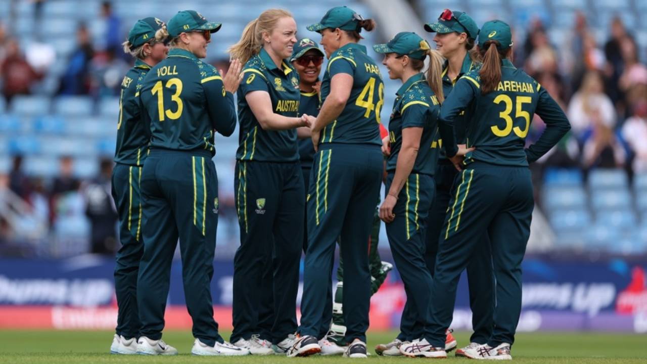 Kim Garth struck twice in her first two overs, Australia vs Bangladesh, Women's T20 World Cup, Headingley, June 17, 2026