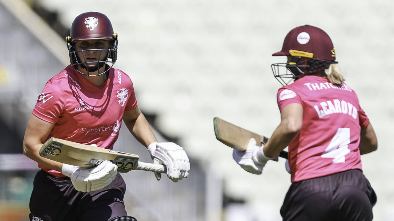 Niamh Holland and Anika Learoyd cross for a run, Vitality T20 Blast, Warwickshire Bears Women vs Somerset Women, Edgbaston, May 24, 2026