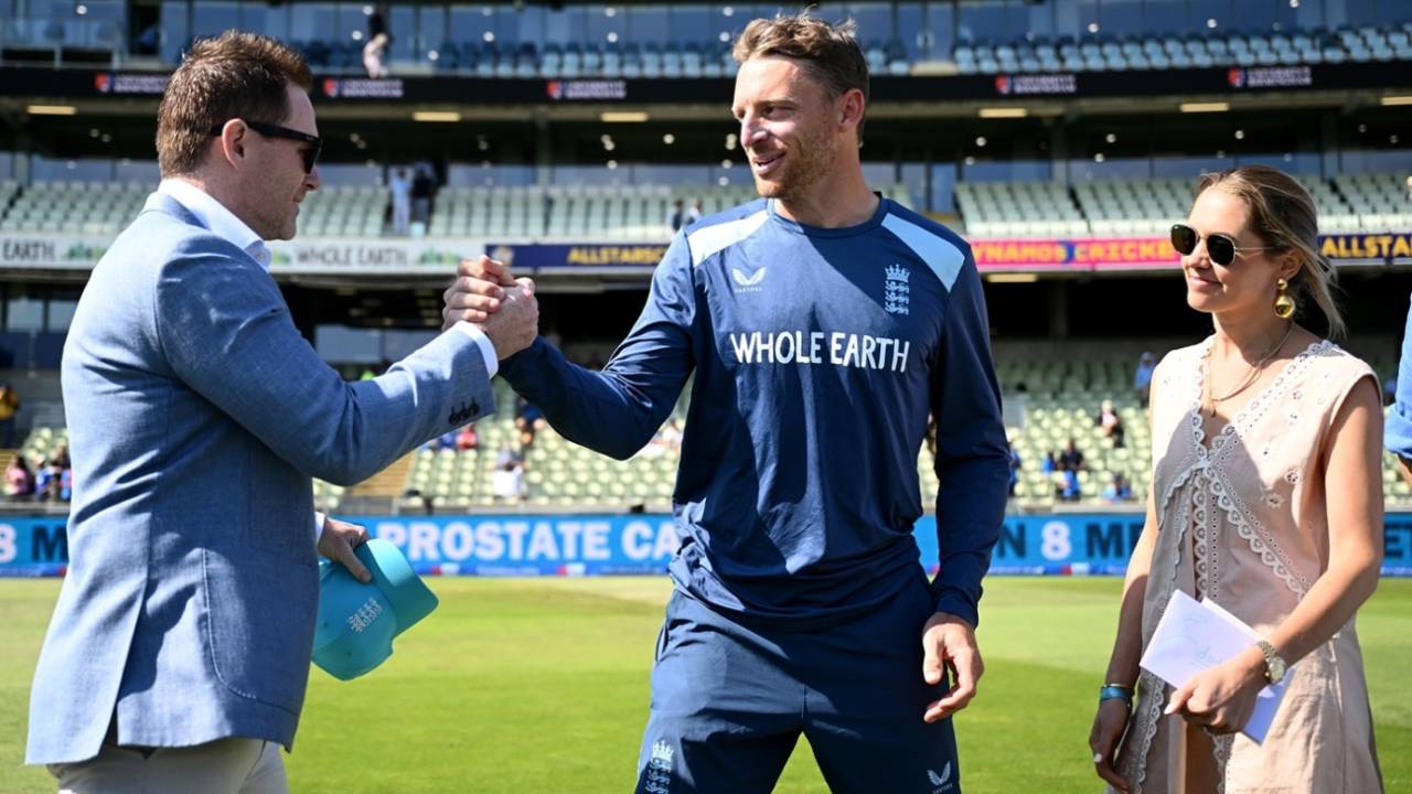 Eoin Morgan presents Jos Buttler his 200th ODI cap, England vs India, 1st ODI, Birmingham, July 14, 2026