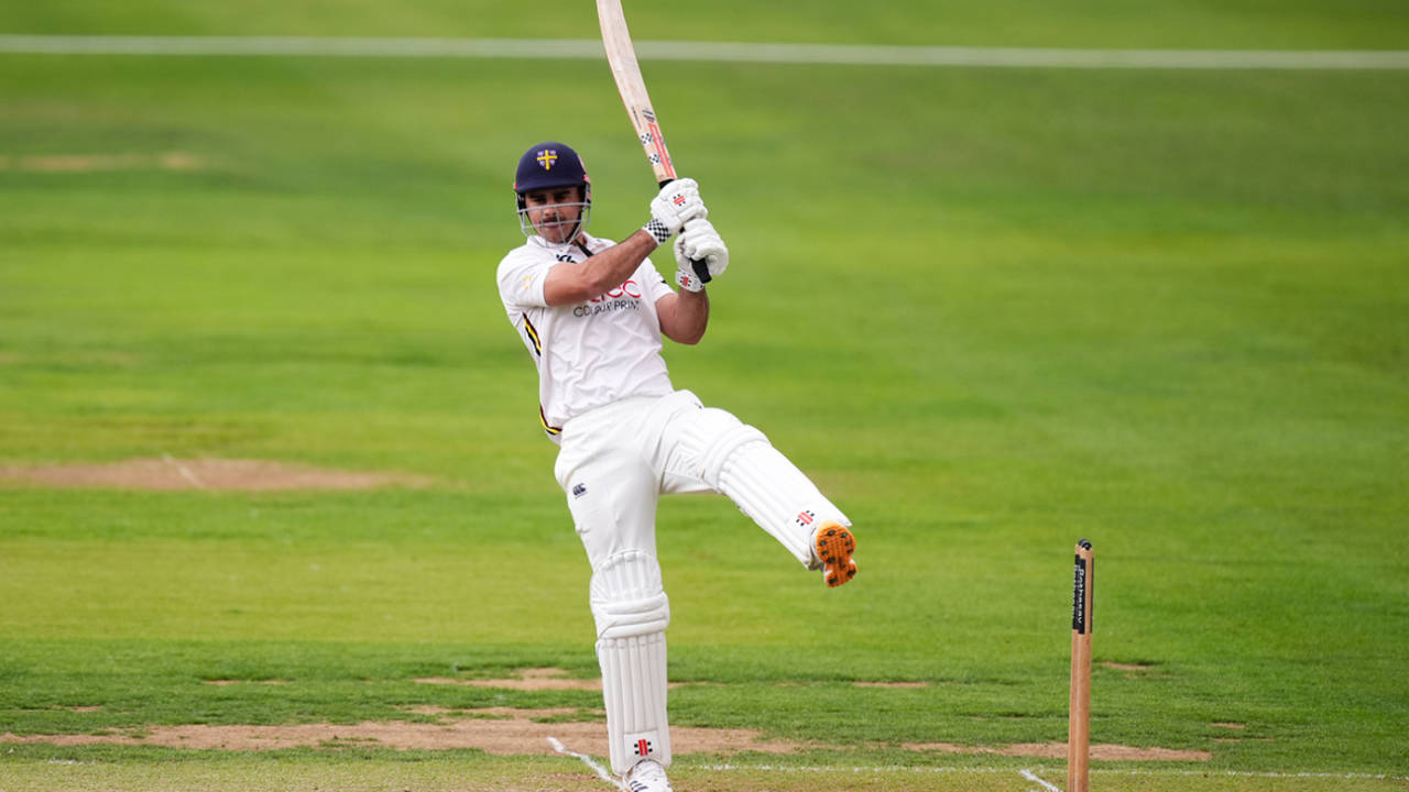 David Bedingham climbs into a pull, Durham vs Gloucestershire, County Championship, Chester-le-Street, August 28, 2026