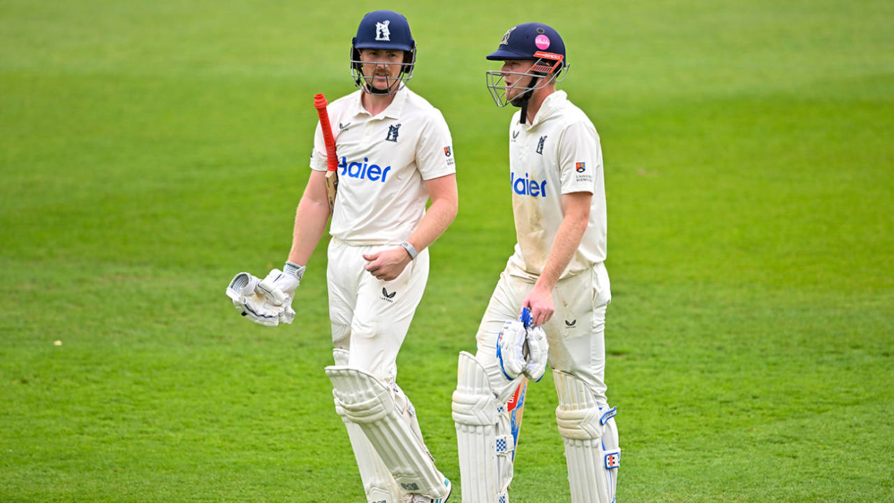 Rob Yates and Dan Mousley walk off, Hampshire vs Warwickshire, Utilita Bowl, County Championship Division One, September 2, 2026