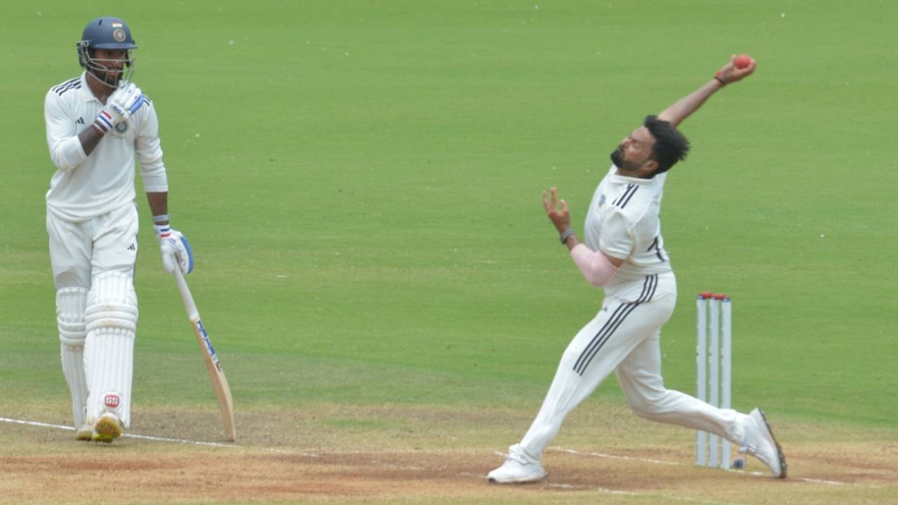 Mukesh Kumar bowls in the Duleep Trophy, East Zone vs South Zone, Duleep Trophy final, 4th day, Chennai, September 9, 2026